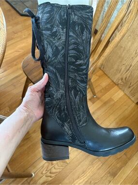 Women’s Black Mid-Calf Lace-Up Heeled Boots